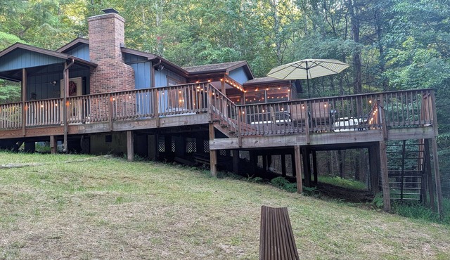 Serenity Haven - dog-friendly cabin w/hot tub, firepit, grill, fireplace, Wi-Fi