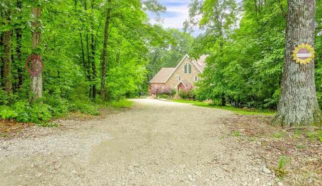 Serenity House ~ Retreat Near MKT & Vineyards