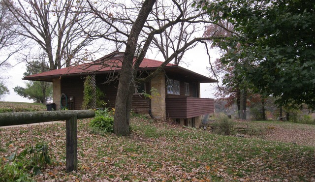 Serenity in a rural guest house a mile outside of Mineral Point.
