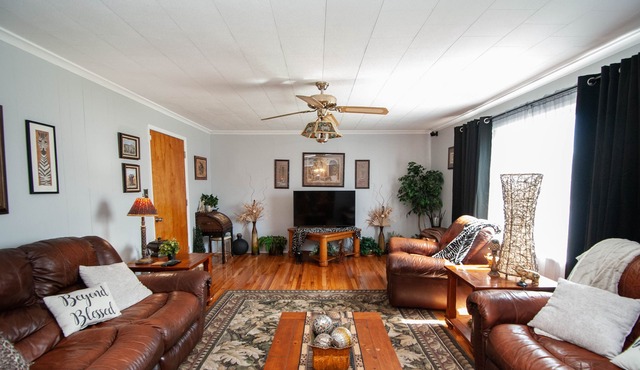 Serenity in Sapulpa sleeps 21 - 15 minutes to Tulsa