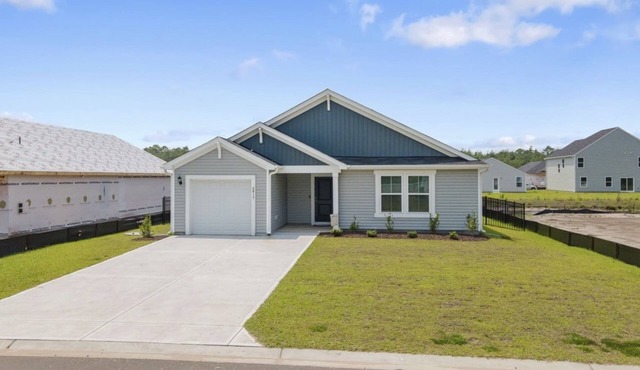 Serenity in Southport. Family sized home. Pet friendly!