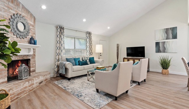 Serenity in Style Next to Mem Hermann and Downtown | dup