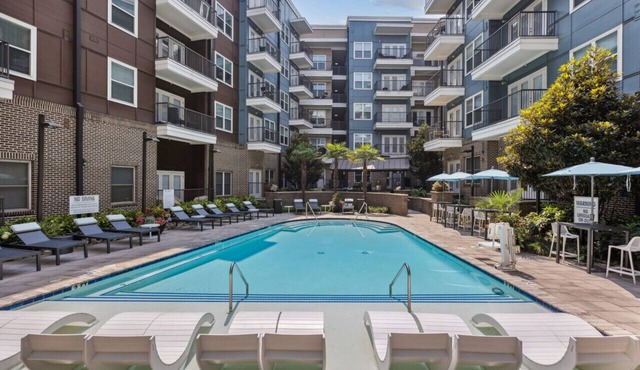 Serenity in the City: Pool & Parking