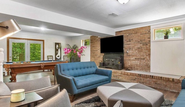 Serenity in the Suburbs: Your Gorgeous RVA Getaway