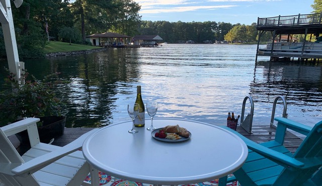 Serenity - Lake Gaston Waterfront Retreat