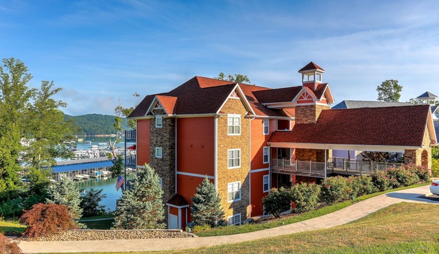 Serenity Now at Stardust Marina - No steps to condo.
