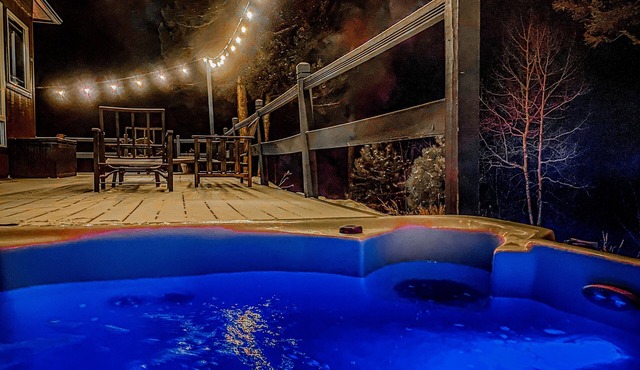 Serenity now! Hot tub, Beautiful mtn views, Massage chair, & Steam shower