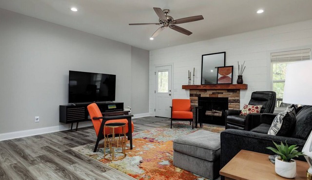 Serenity on Pinehurst No 6! <3.5 miles to the Village of Pinehurst! Sleeps 10!