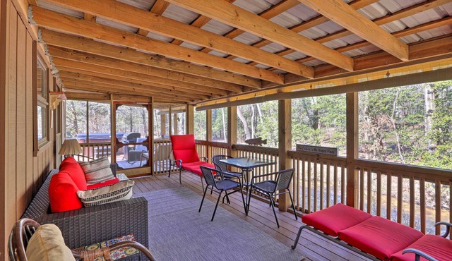 Serenity on the Creek Cabin + Hot Tub & Grill