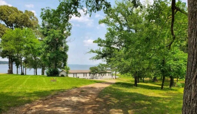 Serenity on the Lake. Full Private Acre. Sleeps 10