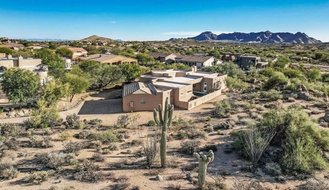 Serenity Peaks- Gorgeous Pet Friendly Villa in Scottsdale with Pool, Spa, and Bi