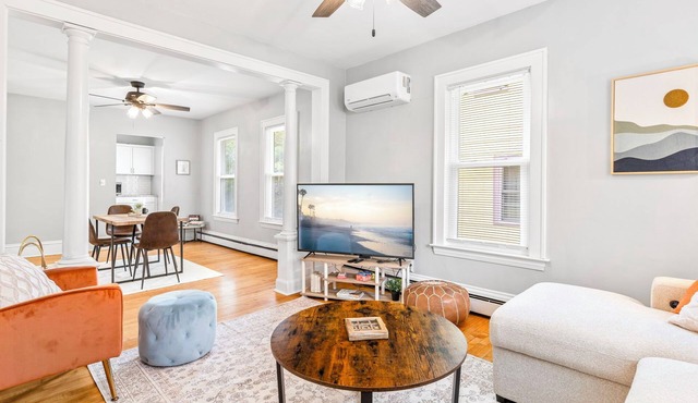 Serenity place 2-bedroom home minutes from Minneapolis, AC, WiFi, pet friendly