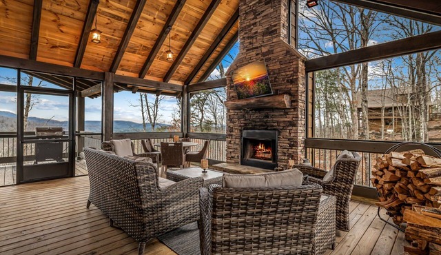 Serenity Ridge - Pet Friendly | Mountain Views | Hot Tub | Firepit