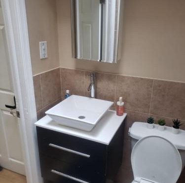 Serenity Room by the Airport - Shared space