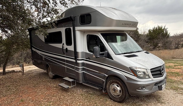 Serenity RV on Lake Godstone