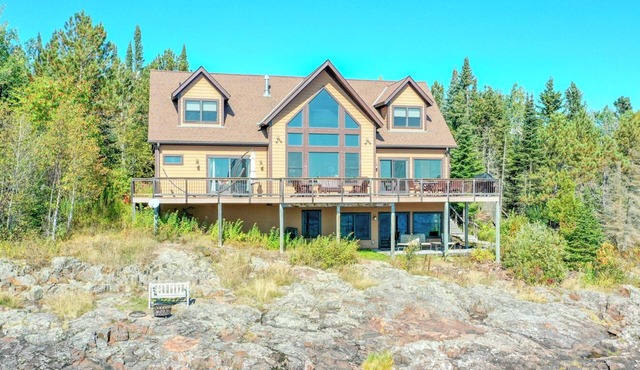 Serenity Shores - Lake Superior - Grand Marais, MN - Cascade Vacation Rentals