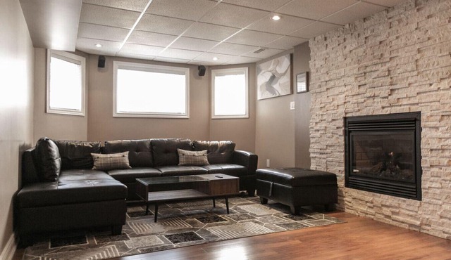 Serenity & Style: 4BR w/Hot Tub, BBQ & Fire Table