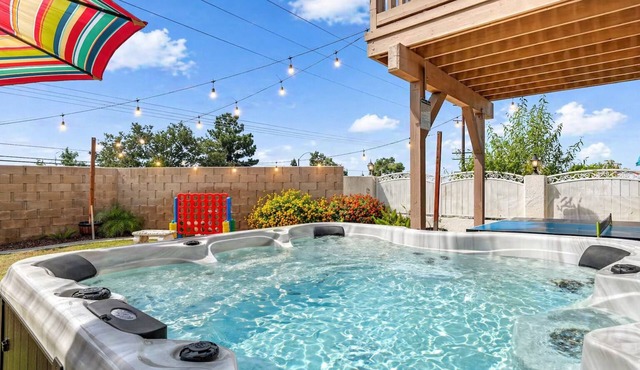Serenity Villa Hermosa, Jacuzzi, Arcade & Fun Games, Backyard, Outdoor Furniture