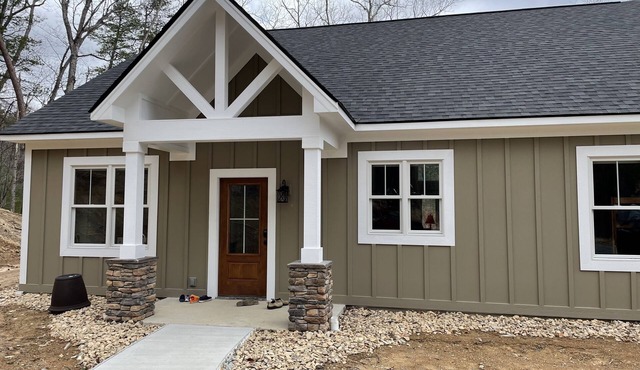 Serenity, Waterfront Mountain Retreat