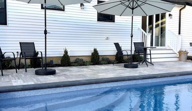 SerenityOasis>Pool Haven, only 8 min>Sea Isle City