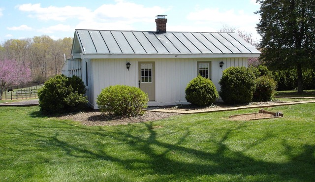 Servants' Cottage on 600 Acre Working Horse/Cattle Estate