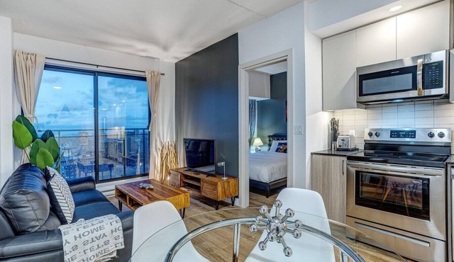 Serviced 1 Bedroom Apartment in Montreal | Le Smith Building