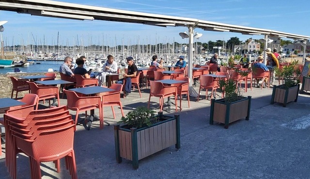 Set in the beautiful grounds of Chateau le Deffay near Pontchateau