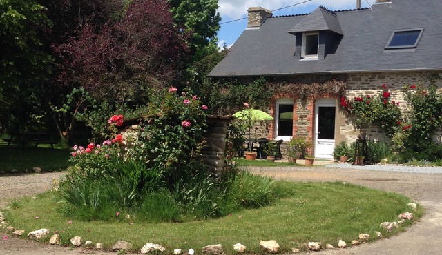 Set in the gorgeous region of southern Morbihan three drive minutes to Josselin