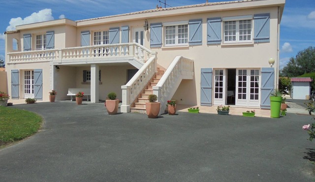 SETTING IDEALLY LOCATED TO VISIT REGION
