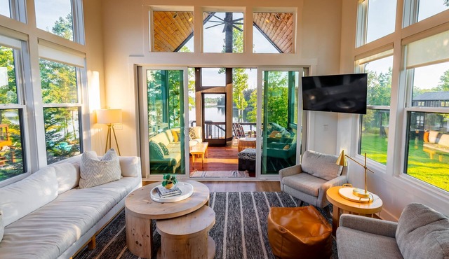 Settle Down on the Lake – Your Waterfront Escape in Tracy City