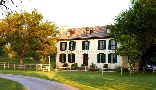 Settler's Crossing Sanctuary! Sleeps 35 | Weddings