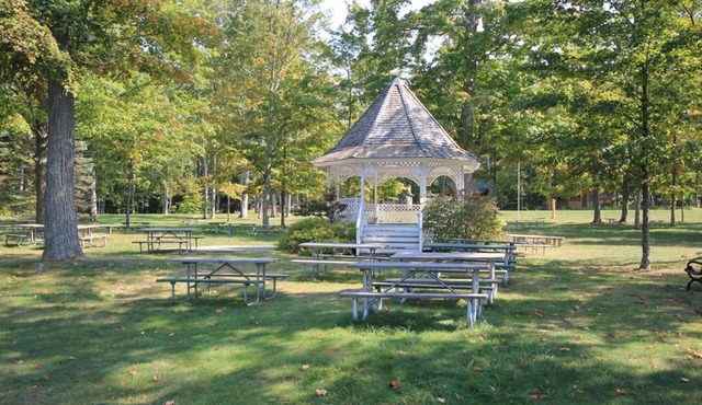 Settler's Inn Great Place to Relax in Leelanau County