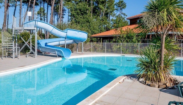 Seulement à 400m du lac de Biscarrosse | Piscines!