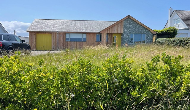 Seven Bays beaches, Trevose Golf Club and Trevose Headland within minutes walk