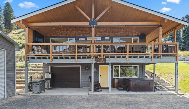 Seven Bays Family Beach Getaway, come enjoy Lake Roosevelt all year round!