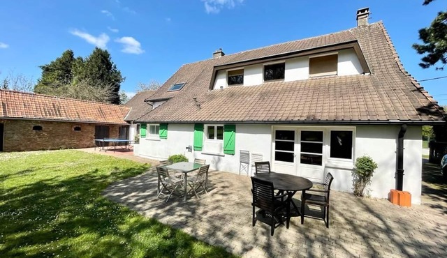 Seven Bdm Family House In Countryside Village With Large Beautiful Secure Garden