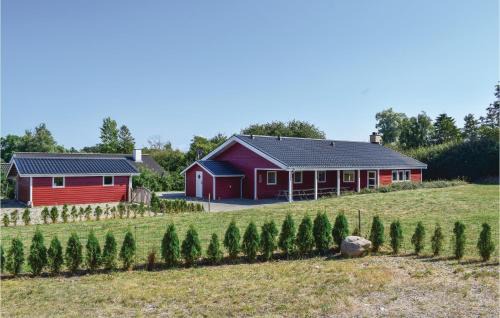 Seven-Bedroom Holiday Home In Humble