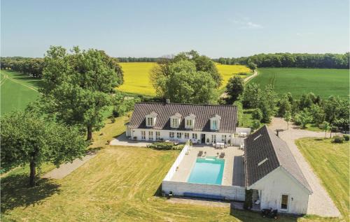 Seven-Bedroom Holiday Home In Orbak