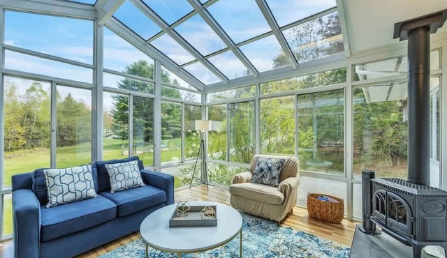 Seven Bells Cottage- Close to Ocean!