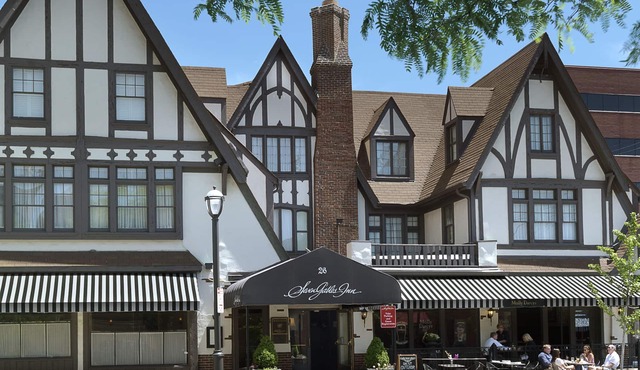 Seven Gables, St. Louis West, a Tribute Portfolio Hotel
