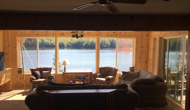 Seven Island Lakefront Cottage - Traditional Wisconsin Cottage