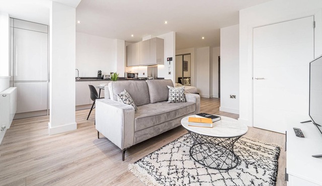 Seven Living Residences Solihull - Modern Studios close to NEC and BHX