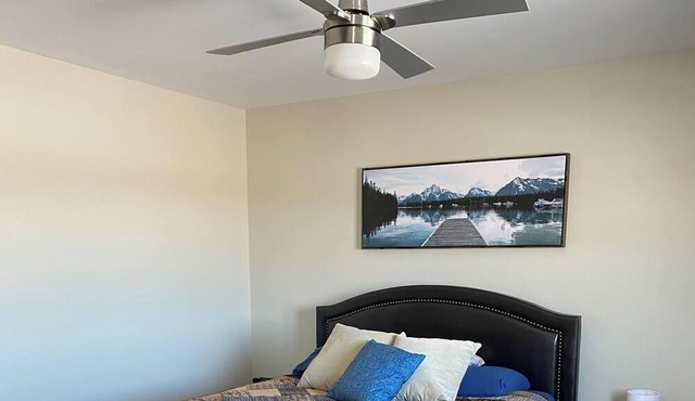 Seven Mile Bay private country home, access to quiet beach.