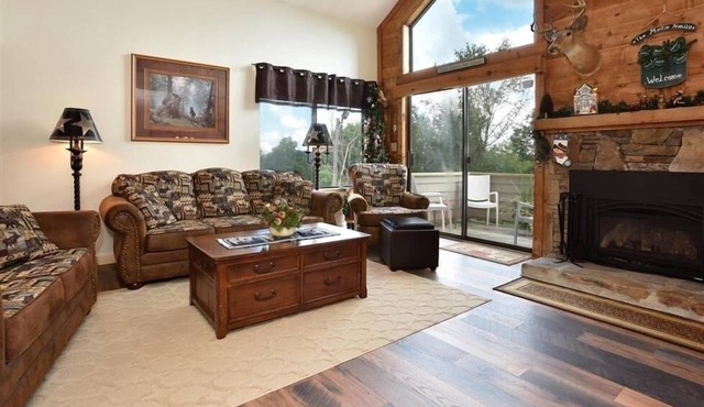 Seven Springs 3 Bedrooms Premium Condo, Ski In/Ski Out by RedAwning