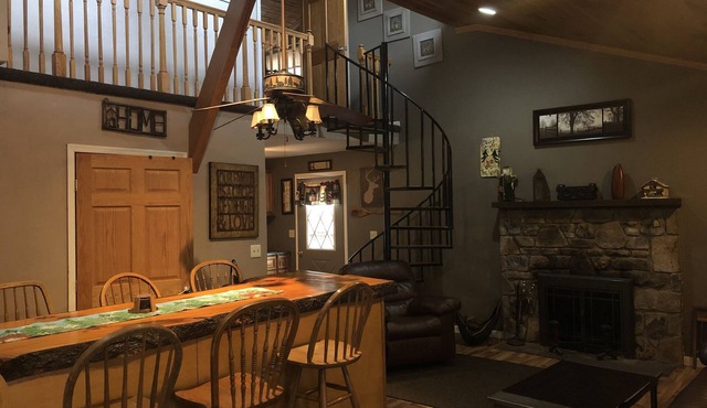 Seven Springs/Hidden Valley Amazing Home- Mountainview (Secluded and Private)