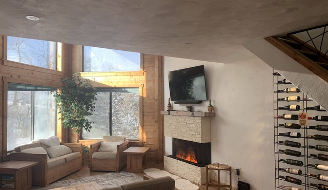 Seven Springs ski in/out loft