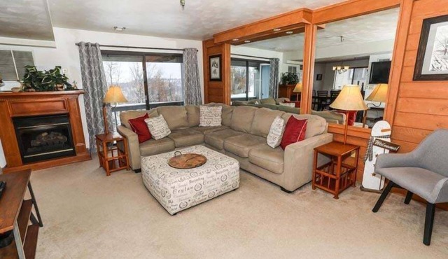 Seven Springs Stoneridge 3 Bedroom Standard Condo, Mountain Views! by RedAwning