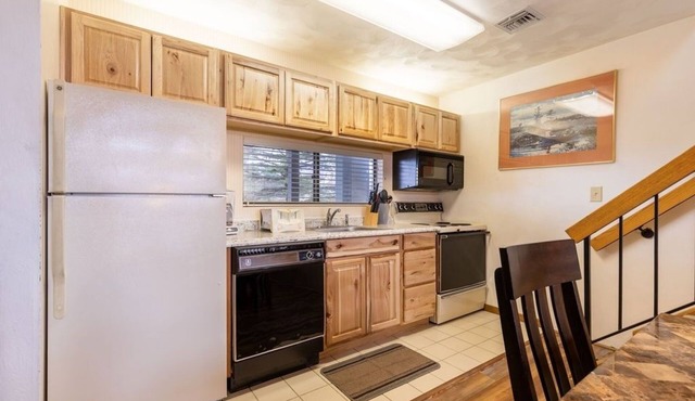 Seven Springs Stoneridge 3 BR Loft Standard Condo, Pet Friendly! by RedAwning