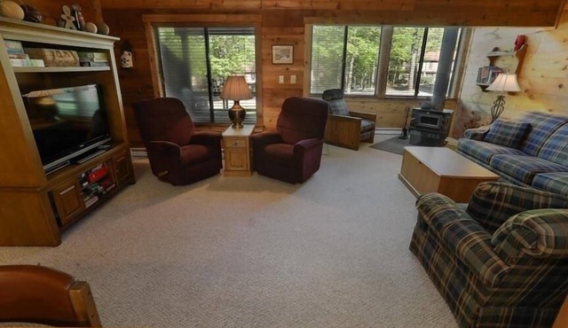 Seven Springs Swiss Mountain 3 Bedroom Standard Condo, Close to Golf Course by RedAwning