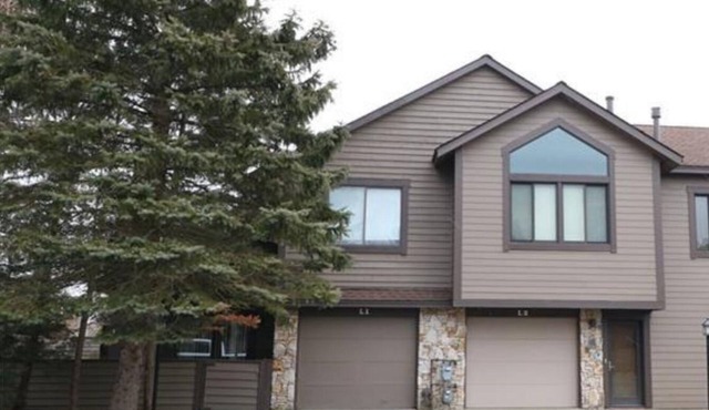 Seven Springs Townhome w/Pool, Private Hot Tub & Ping Pong Table